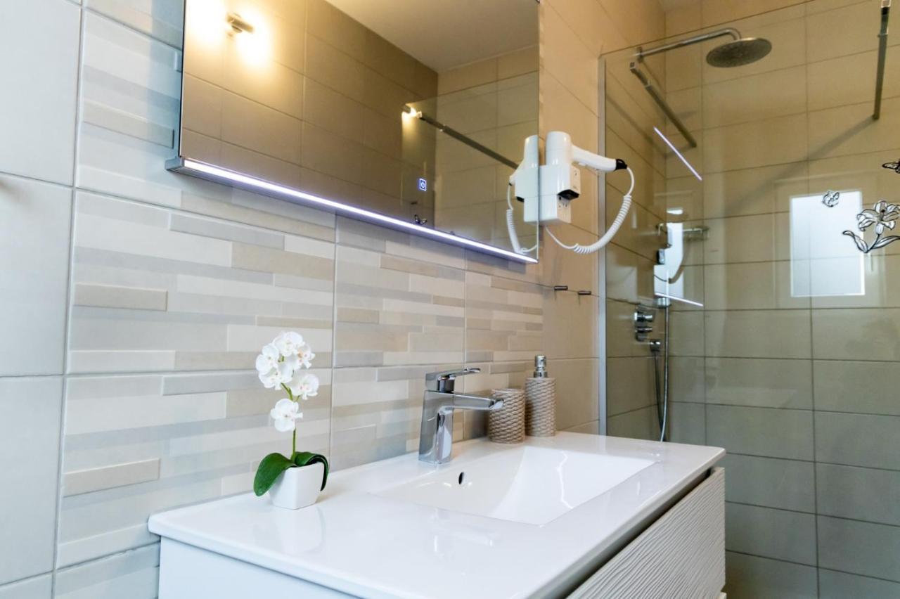 Sunny Adriatic Apartment Пореч Екстериор снимка